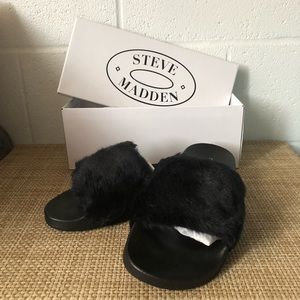 Steven Madden Softey Black Sliders